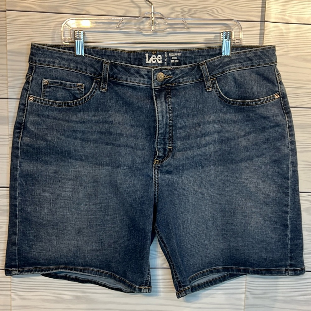 Size 20M  Lee Regular Fit Jean Shorts